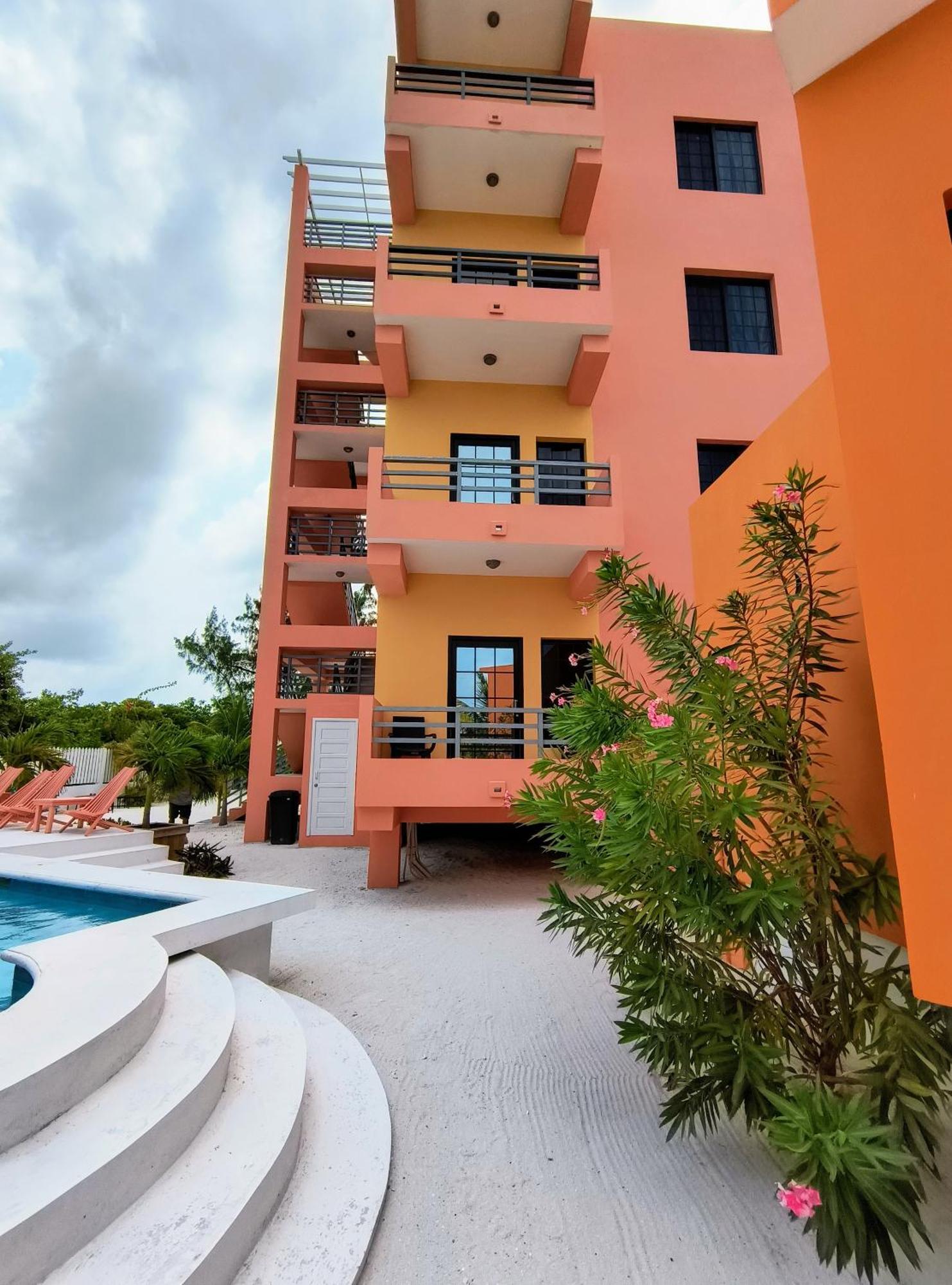 Bay Towers Aparthotel Кайе Колкер Екстериор снимка